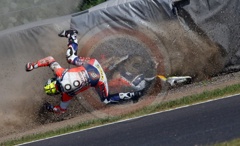 8-h-de-suzuka-2014-crash-team-sakurai-kameya